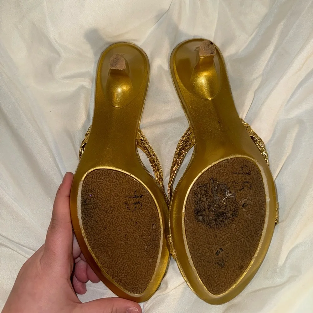 Gold open toe kitten heel - Picture 3 of 3